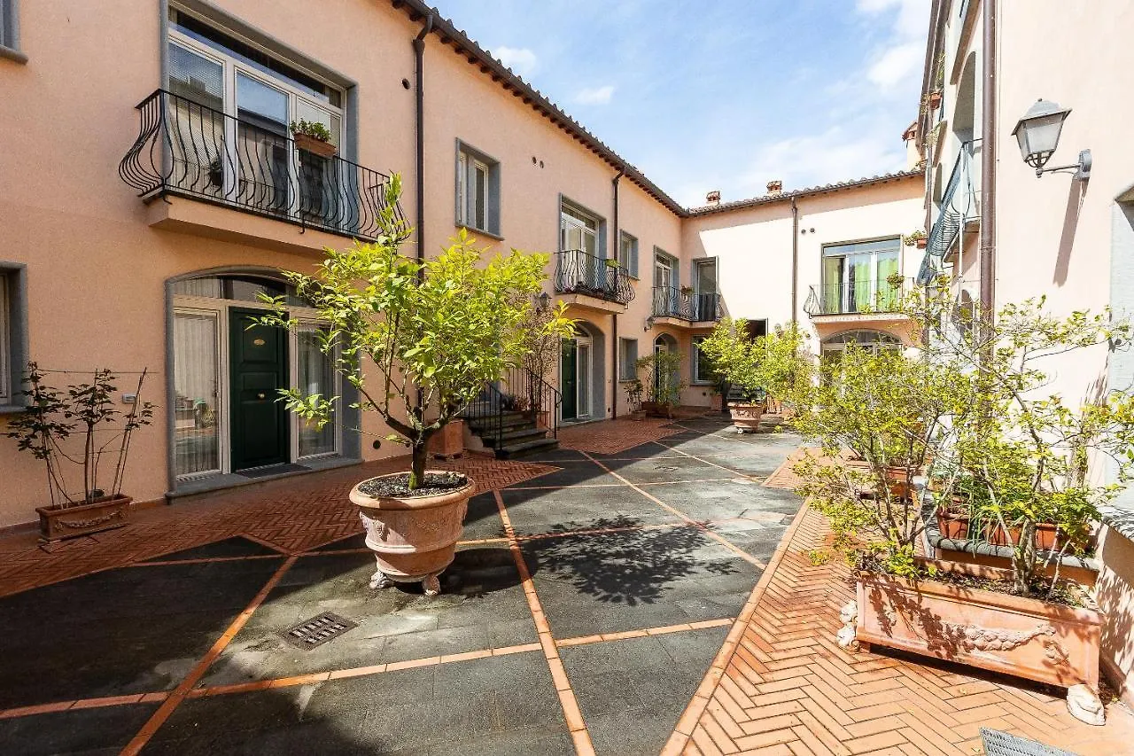 Palazzo Ghibellina By Rental In Florens 0*,