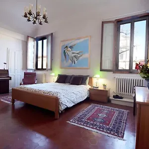 Cozy With Private Garden - City Center - Florence