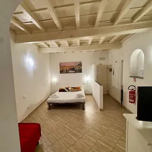 Apartamento Lovely Portion Of Few Steps From Basilica Santa Croce, Florencia